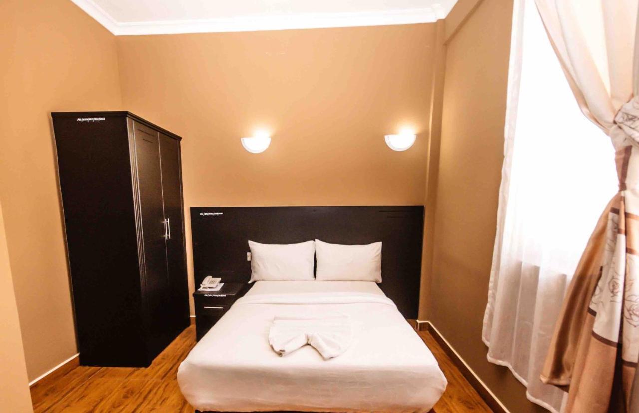 Panone Hotel Boma Boma la Ngombe Екстериор снимка
