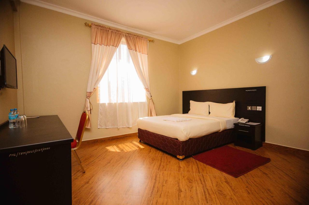 Panone Hotel Boma Boma la Ngombe Екстериор снимка