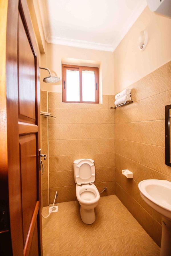 Panone Hotel Boma Boma la Ngombe Екстериор снимка