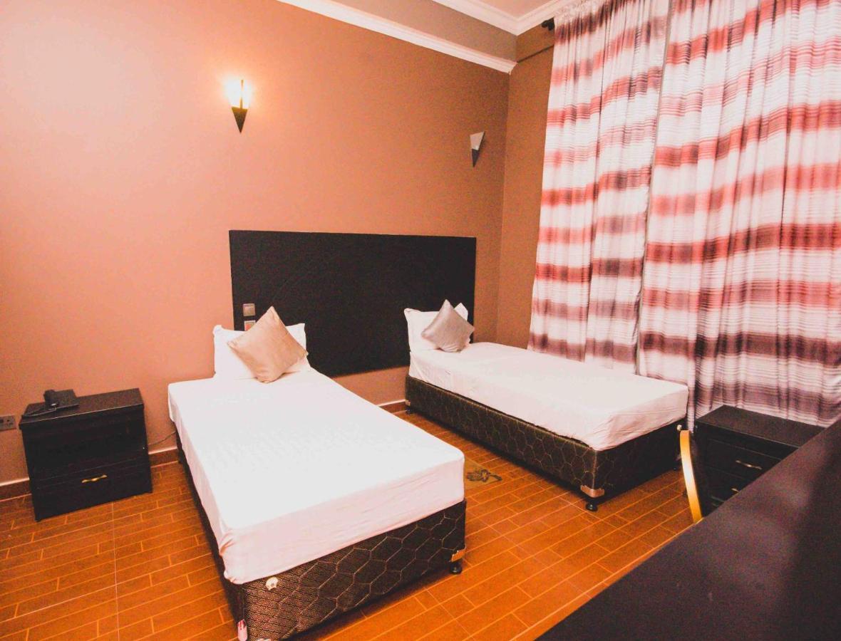 Panone Hotel Boma Boma la Ngombe Екстериор снимка